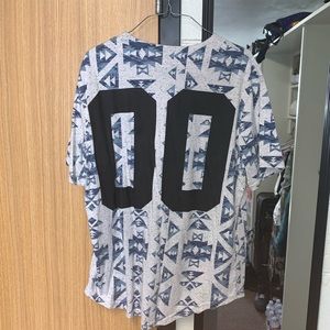 Carbon brand baseball tee